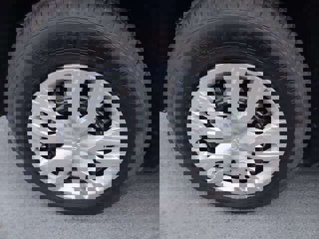 Used 2023 Toyota Corolla Cross L image 12