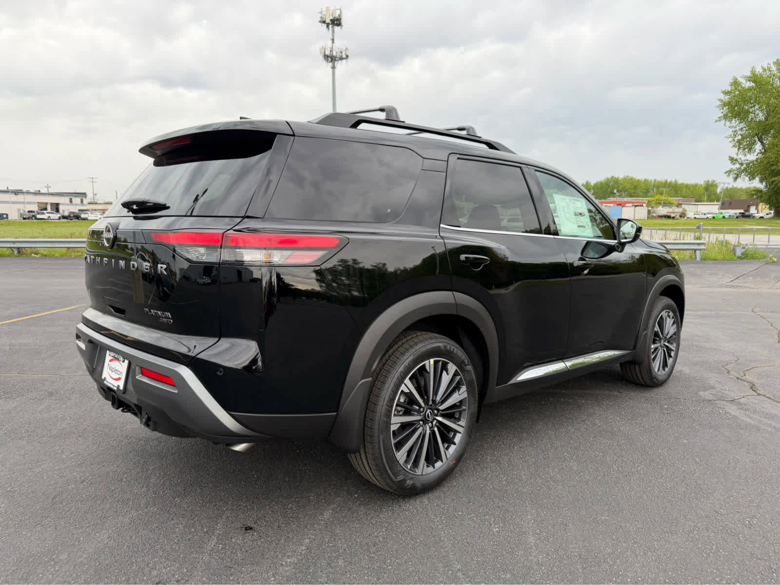 New 2026 Nissan Pathfinder Platinum AWD/4WD image 8