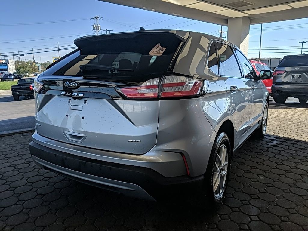 Used 2024 Ford Edge SEL w/ Convenience Package image 6