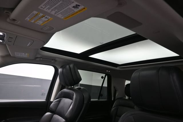 Certified 2025 Lincoln Navigator L Reserve AWD/4WD image 20
