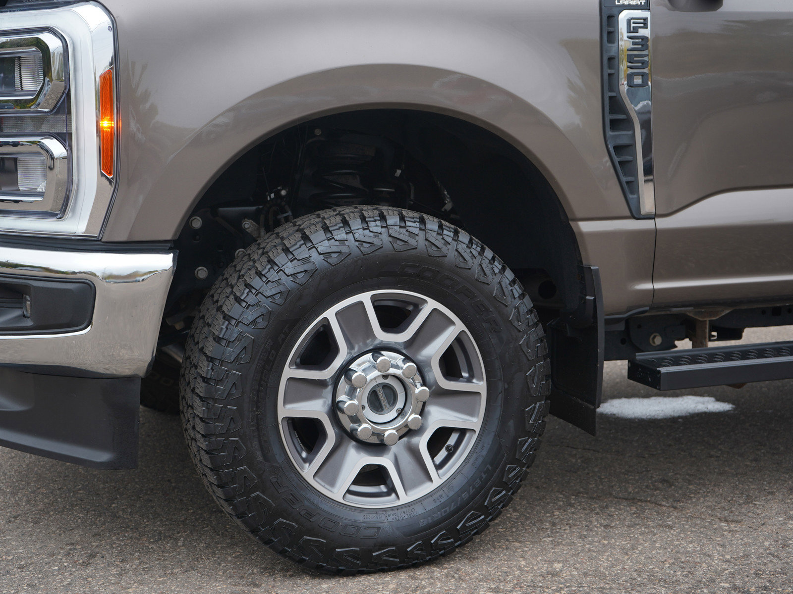 Used 2023 Ford F350 Lariat image 36