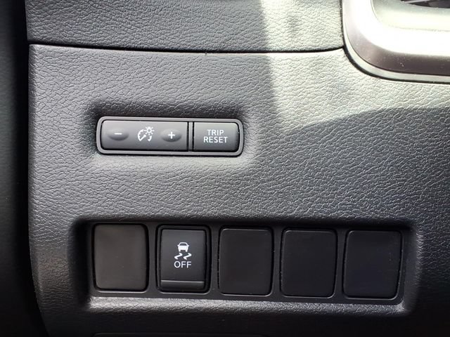 Used 2017 Nissan Murano S AWD/4WD image 23