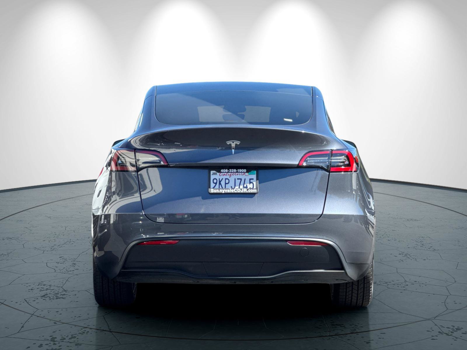Used 2023 Tesla Model Y 2WD image 5