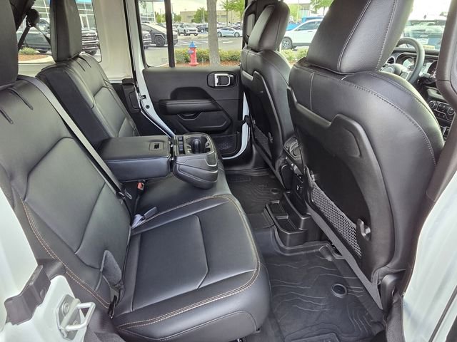 Used 2025 Jeep Wrangler Sahara image 20