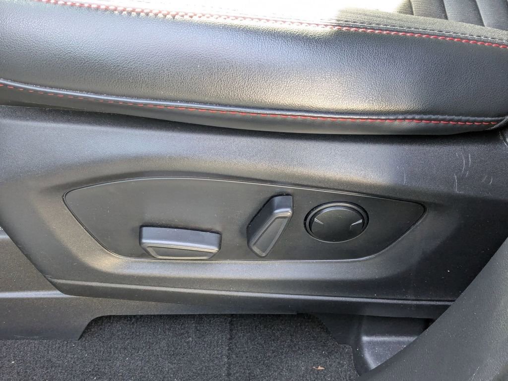 Used 2025 Ford Explorer ST-Line w/ ST-Line Street Pack image 14