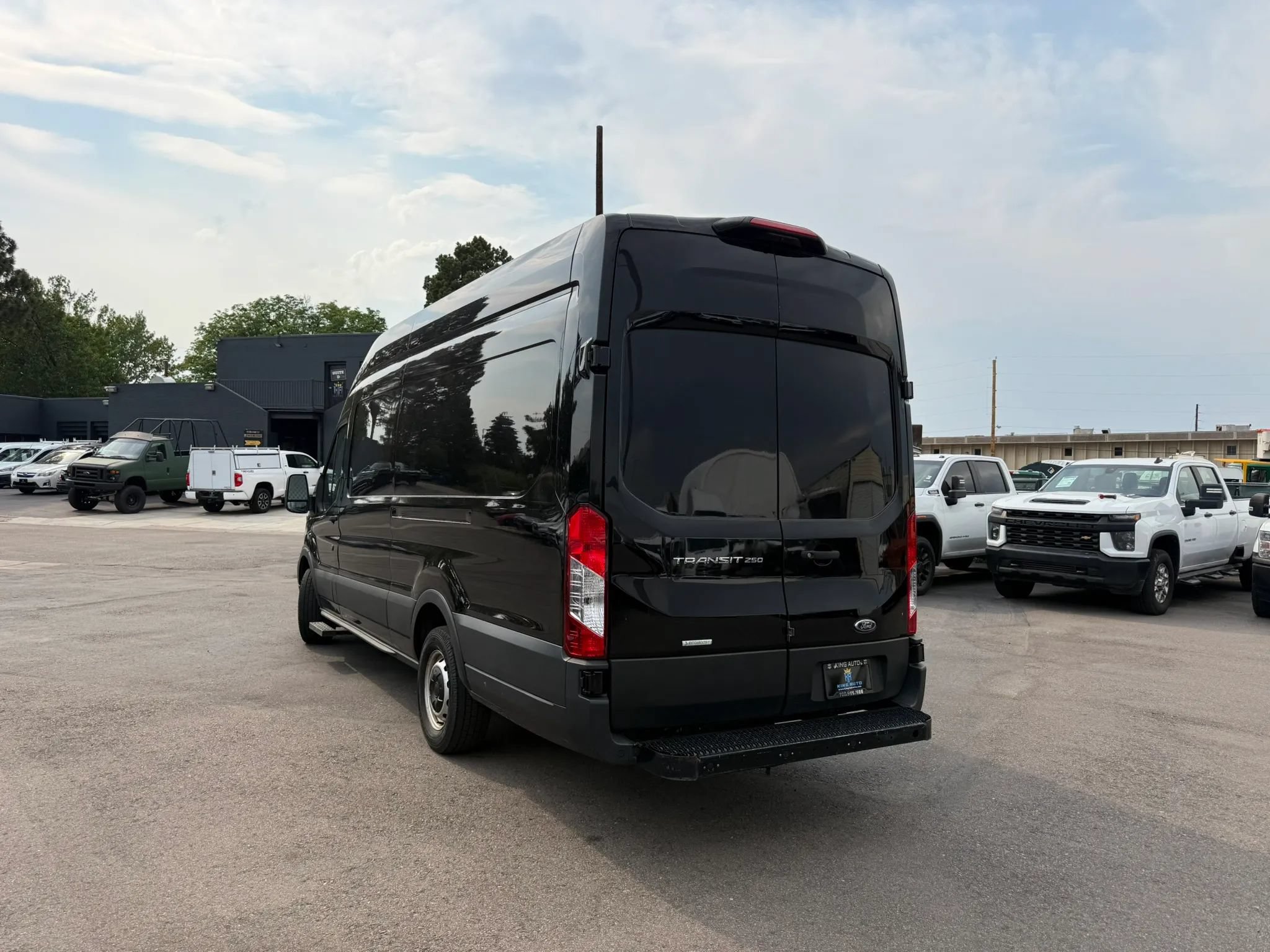Used 2022 Ford Transit 250 148 High Roof Extended w/ Load Area Protection Package RWD image 4
