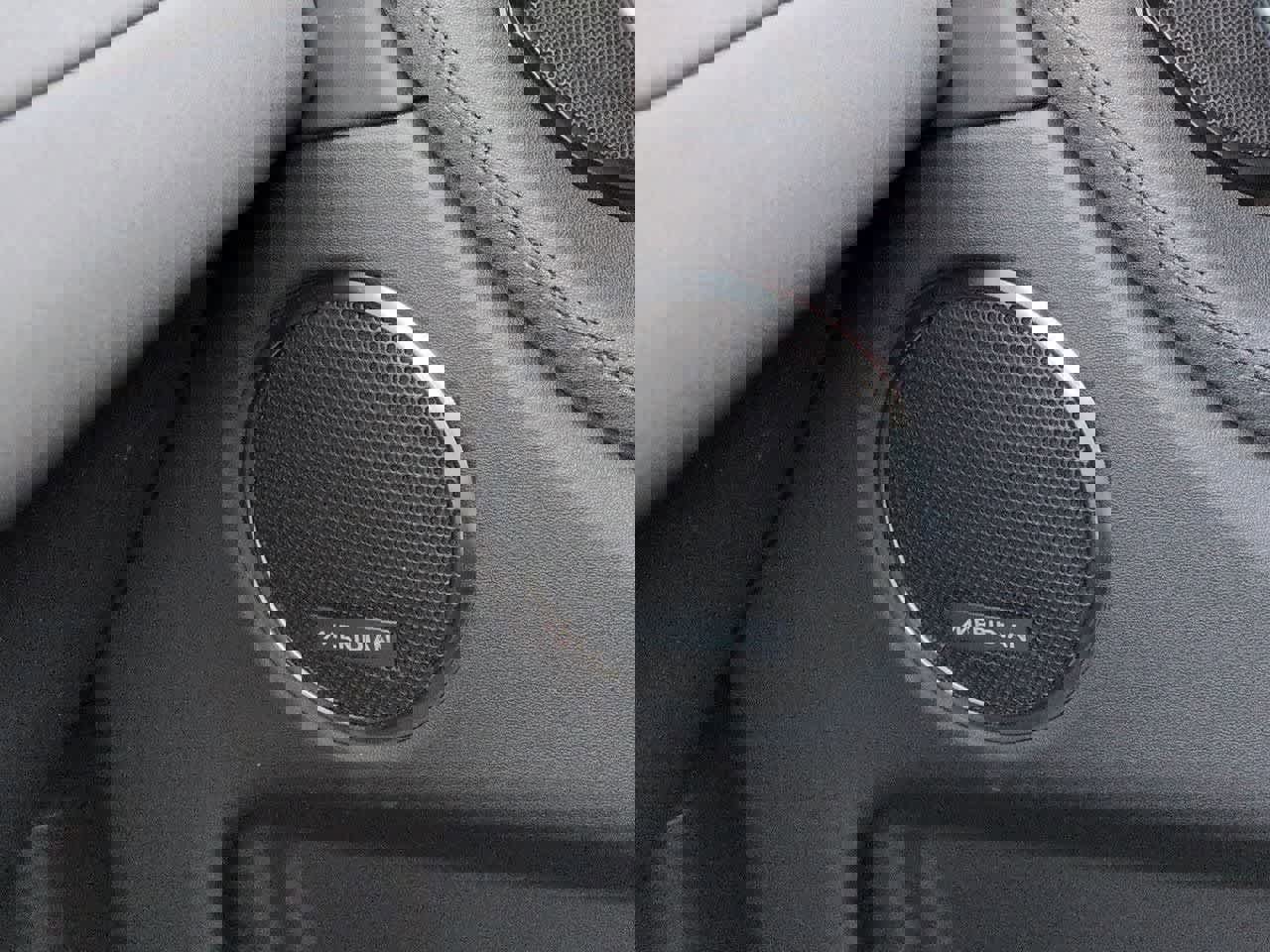 Certified 2025 Land Rover Discovery Sport S image 31