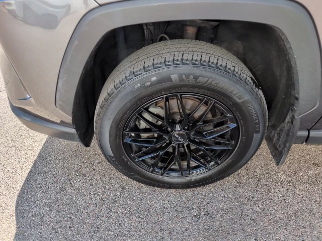 Used 2023 Toyota RAV4 LE FWD image 8