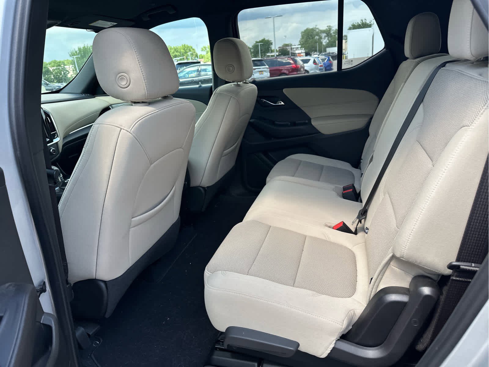Used 2022 Chevrolet Traverse LS AWD/4WD image 10