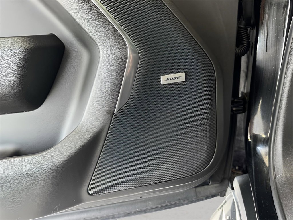 Used 2021 GMC Yukon SLT image 14