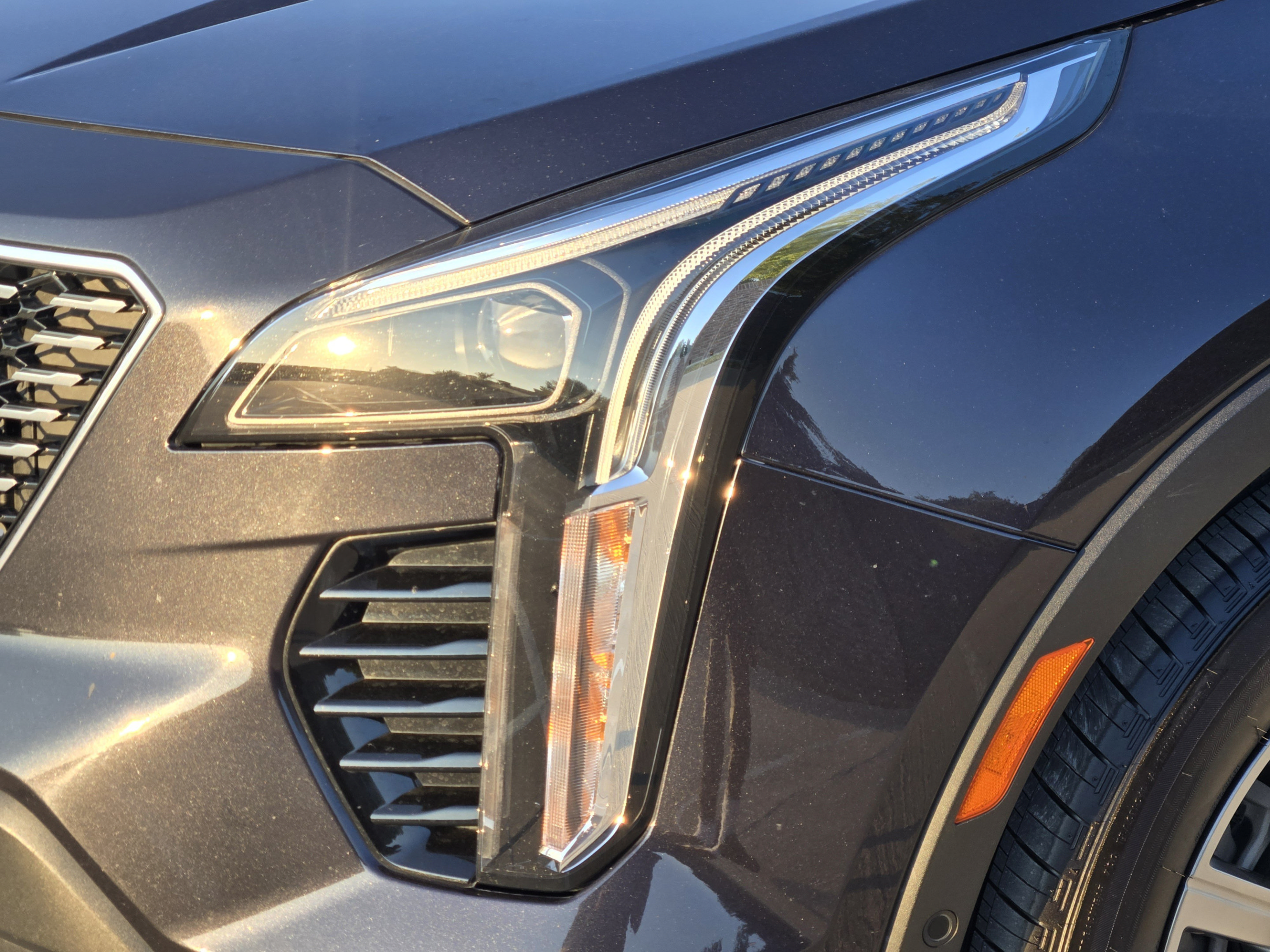 Used 2022 Cadillac XT4 Premium Luxury w/ Enhanced Visibility Package FWD image 32