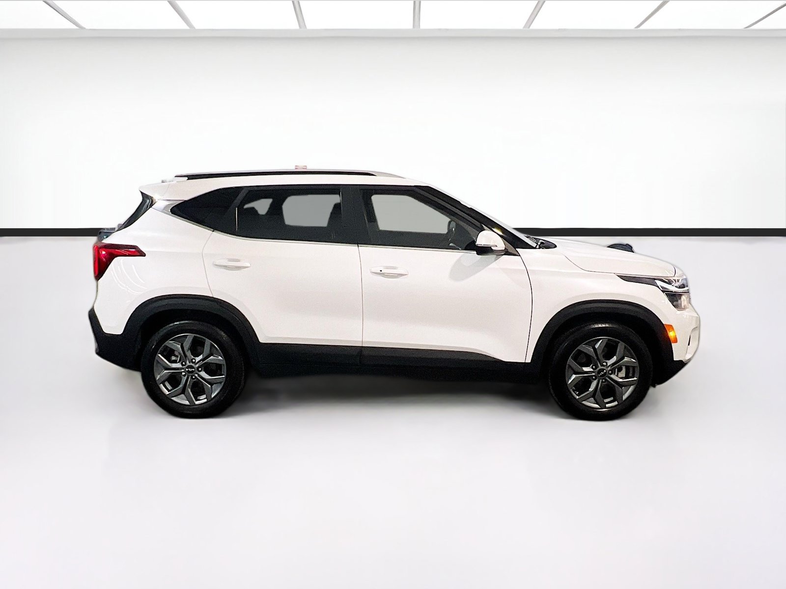 Used 2024 Kia Seltos S AWD/4WD image 24