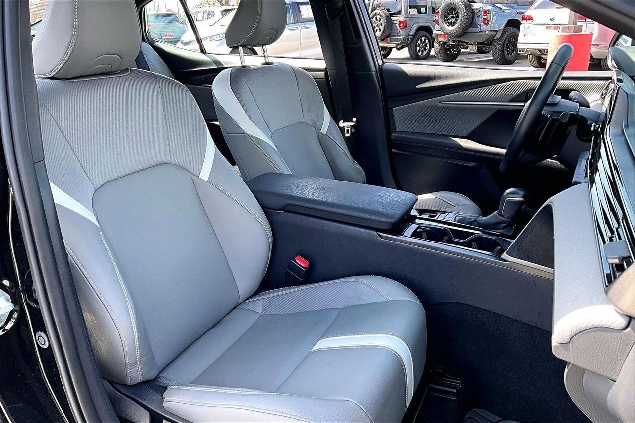 Used 2025 Toyota Camry SE image 26