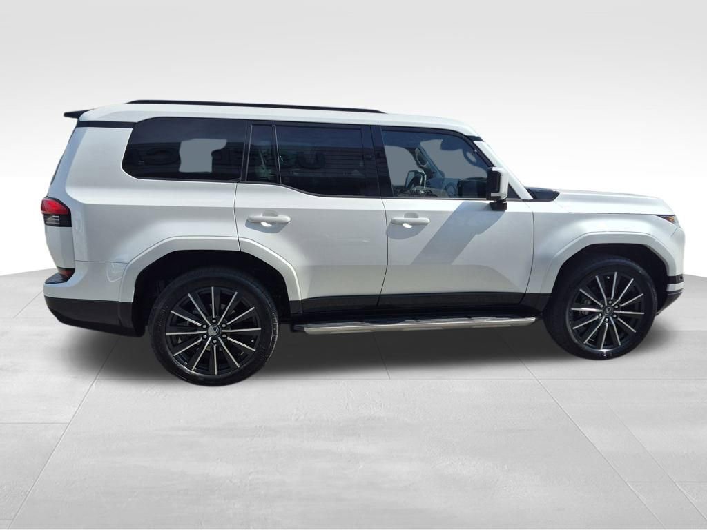 Used 2024 Lexus GX 550 w/ Accessory Package (Z1) AWD/4WD image 10