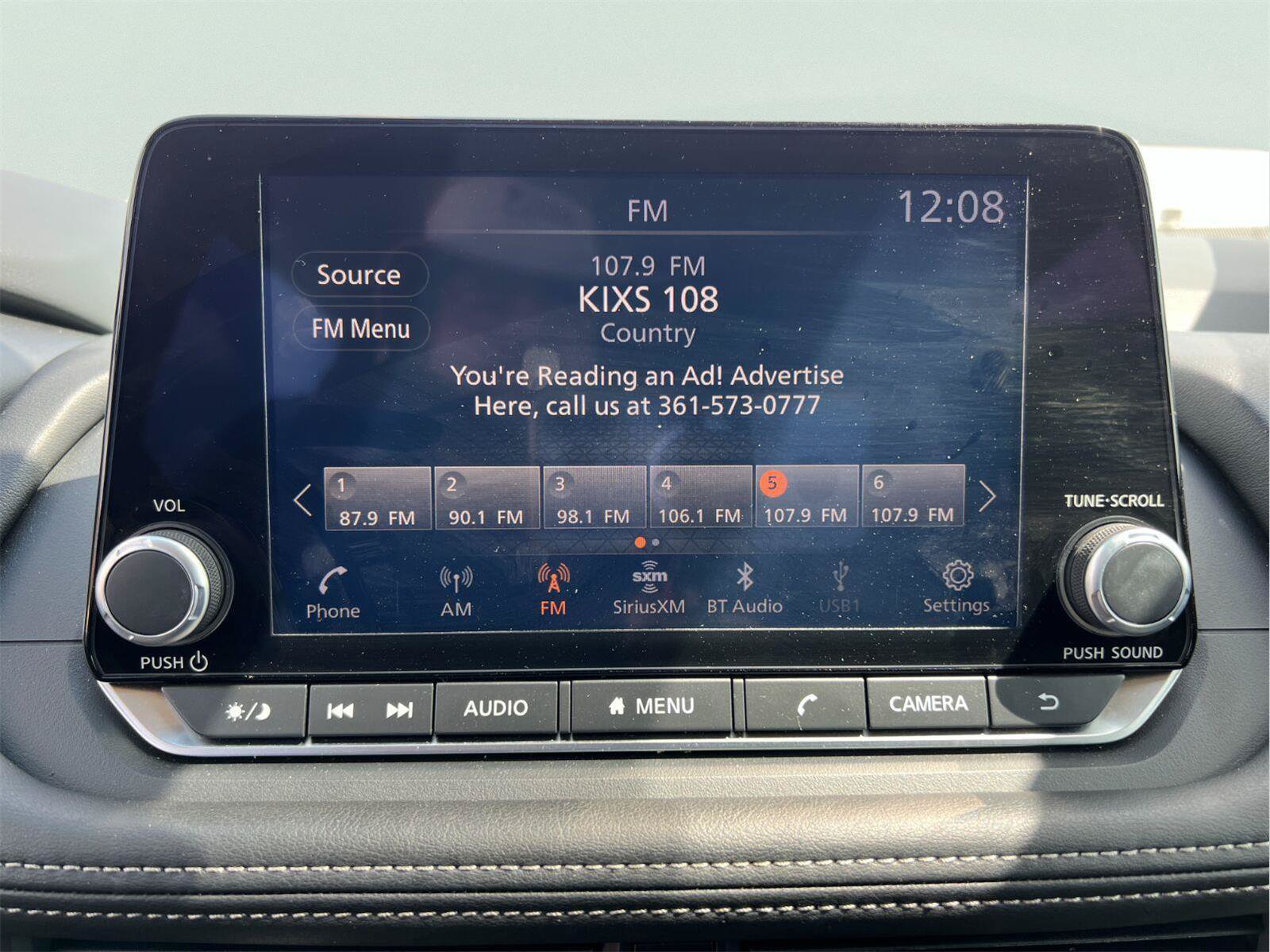 Used 2025 Nissan Rogue S FWD image 28