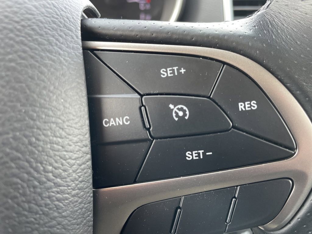 Used 2020 Dodge Durango SXT image 16