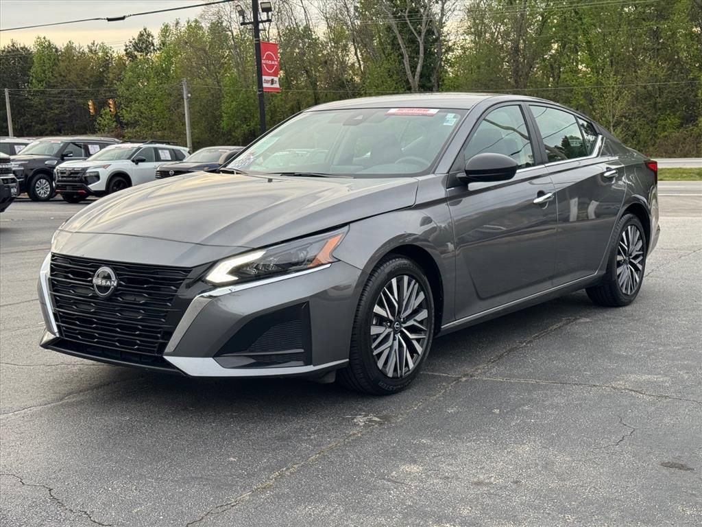 Certified 2025 Nissan Altima 2.5 SV image 7
