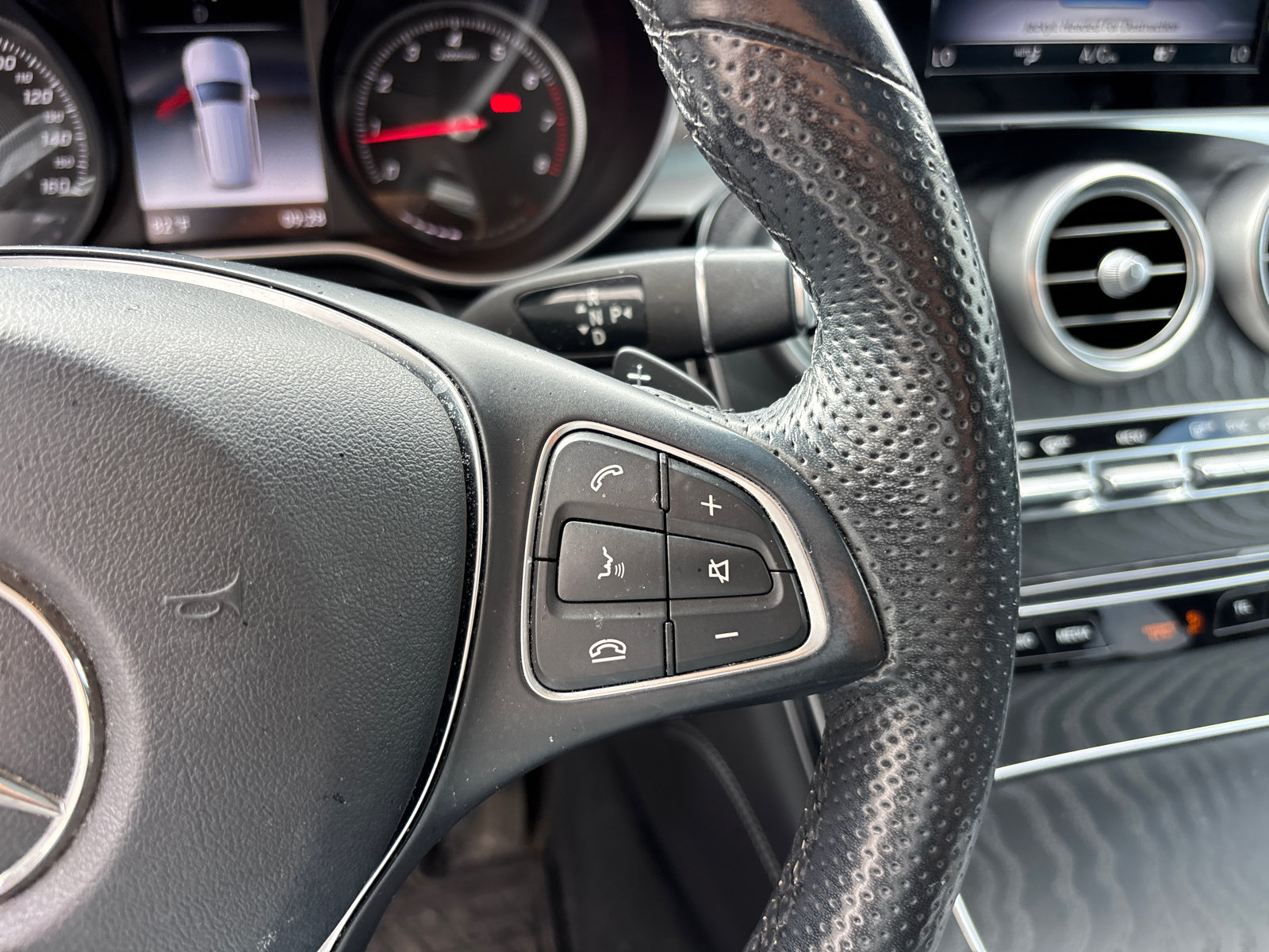 Used 2018 Mercedes-Benz GLC 300 4MATIC image 18