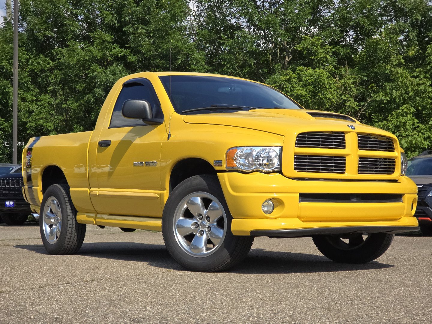 Used 2005 Dodge Ram 1500 Truck SLT w/ Rumblebee Group AWD/4WD image 2