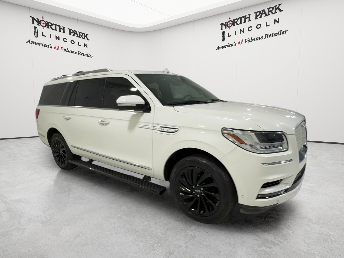 Used 2021 Lincoln Navigator L Reserve RWD image 7