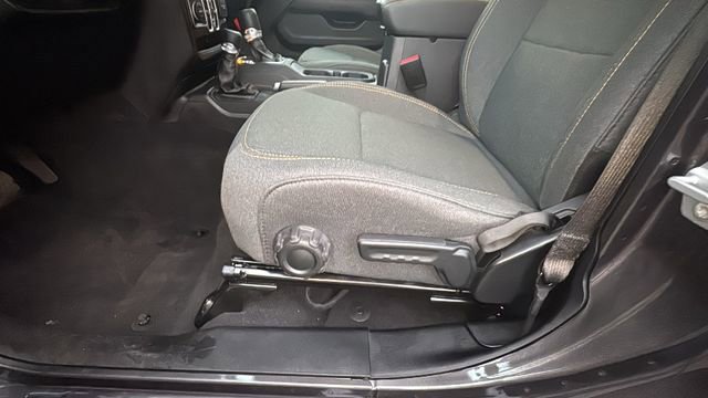 Used 2025 Jeep Wrangler Unlimited Sahara w/ Safety Group image 29