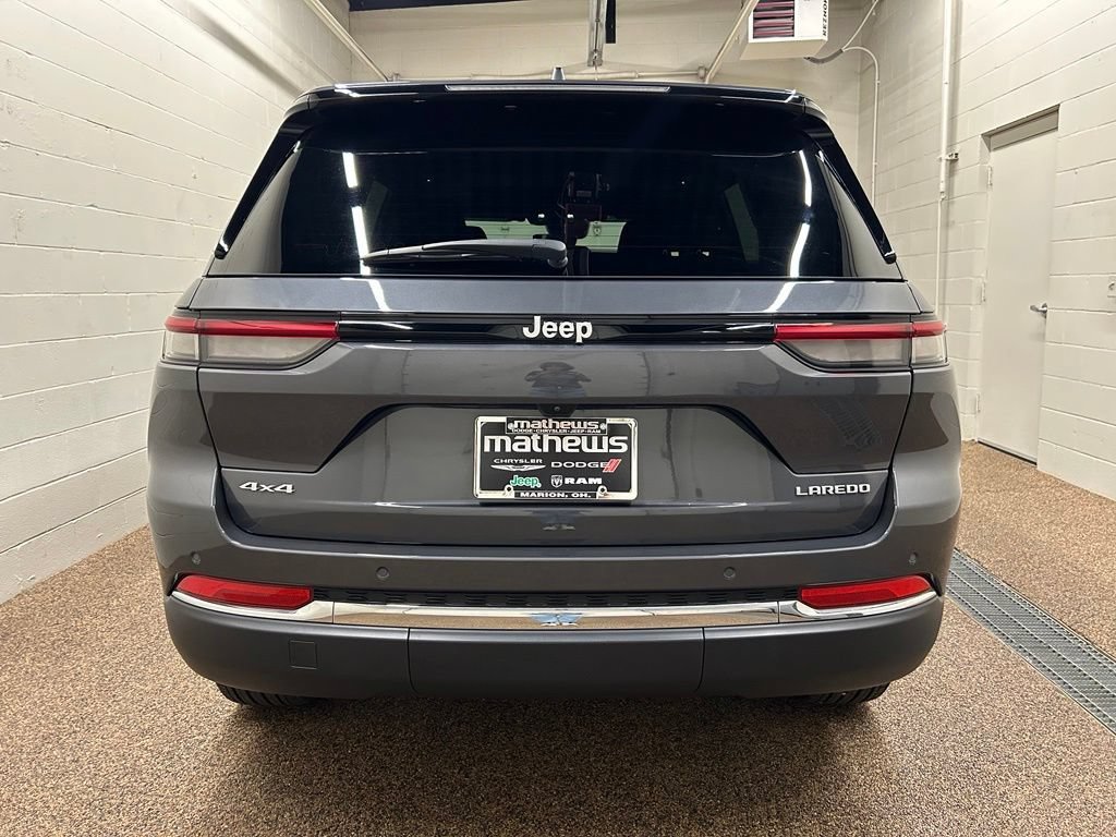 Used 2025 Jeep Grand Cherokee Laredo X w/ Luxury Tech Group I AWD/4WD image 3