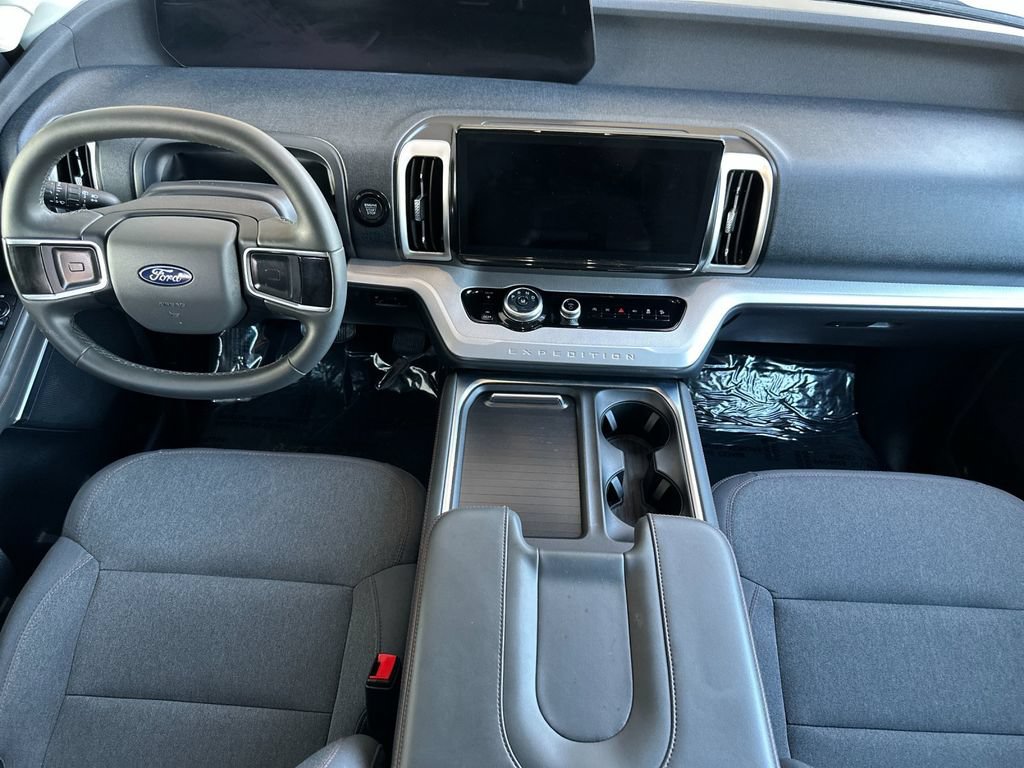 Certified 2025 Ford Expedition Active AWD/4WD image 12