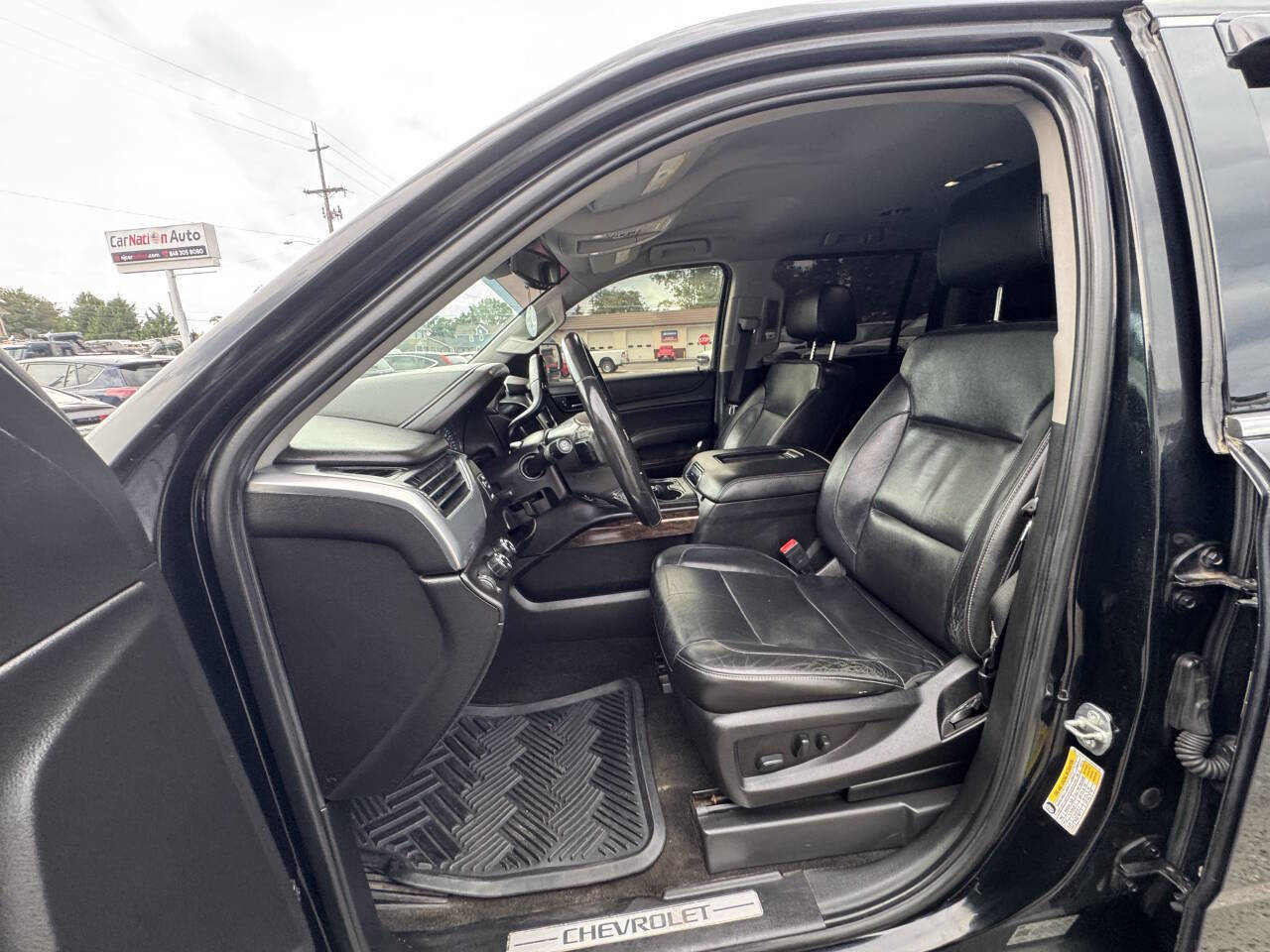Used 2018 Chevrolet Suburban LT AWD/4WD image 28