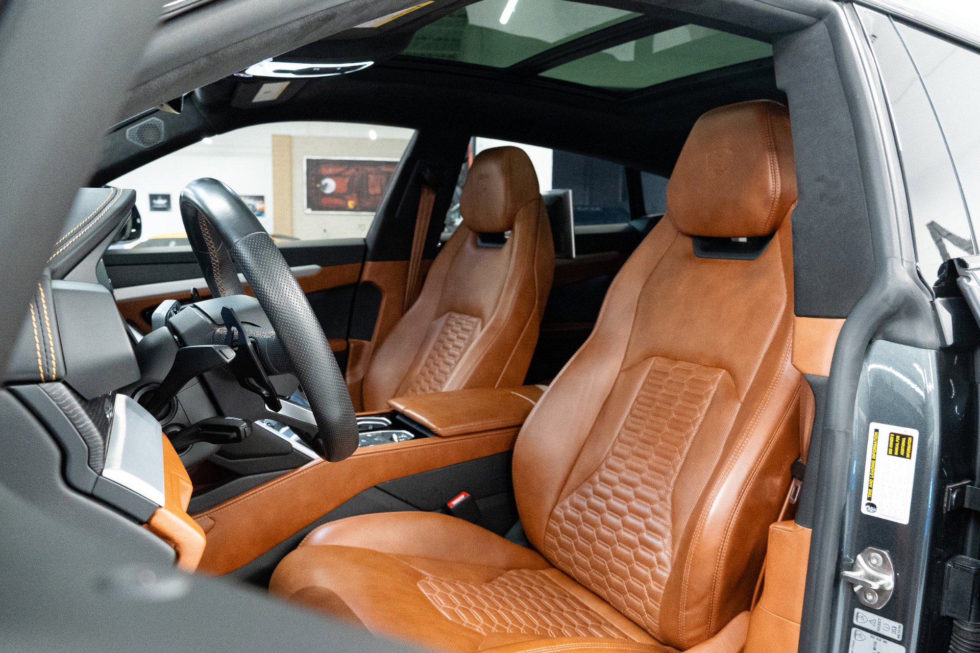 Used 2019 Lamborghini Urus image 13