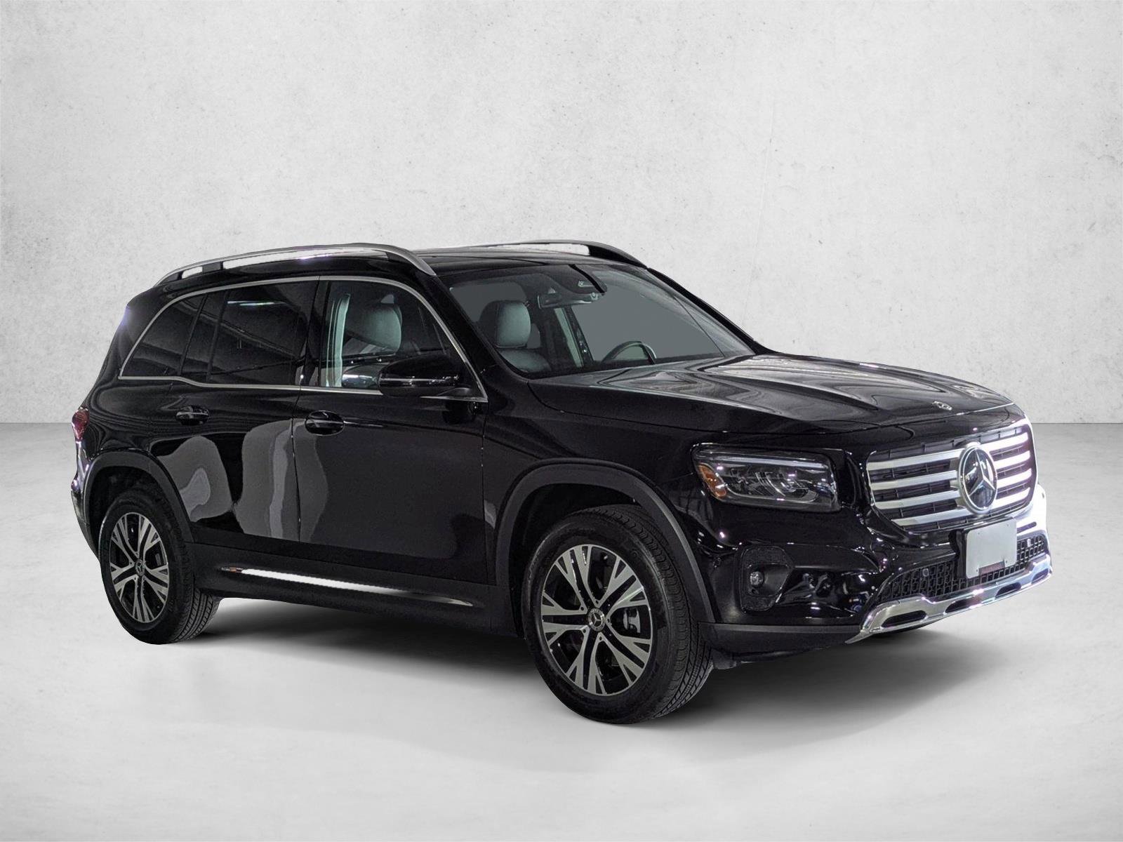 Certified 2025 Mercedes-Benz GLB 250 image 3