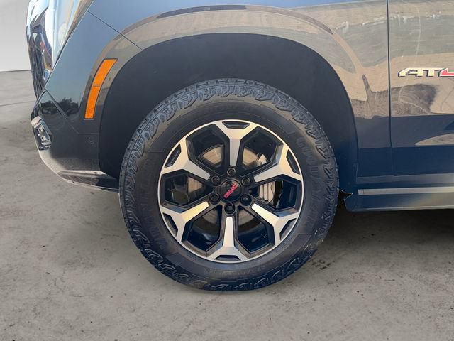 Certified 2025 GMC Yukon XL AT4 w/ AT4 Premium Package AWD/4WD image 9