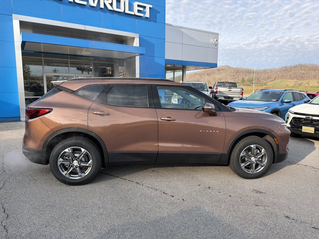 Used 2023 Chevrolet Blazer LT image 3