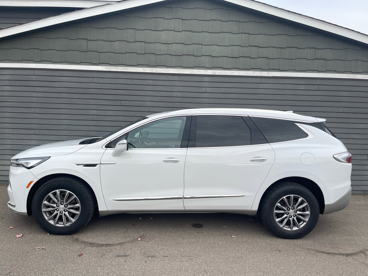 Used 2022 Buick Enclave Premium image 4