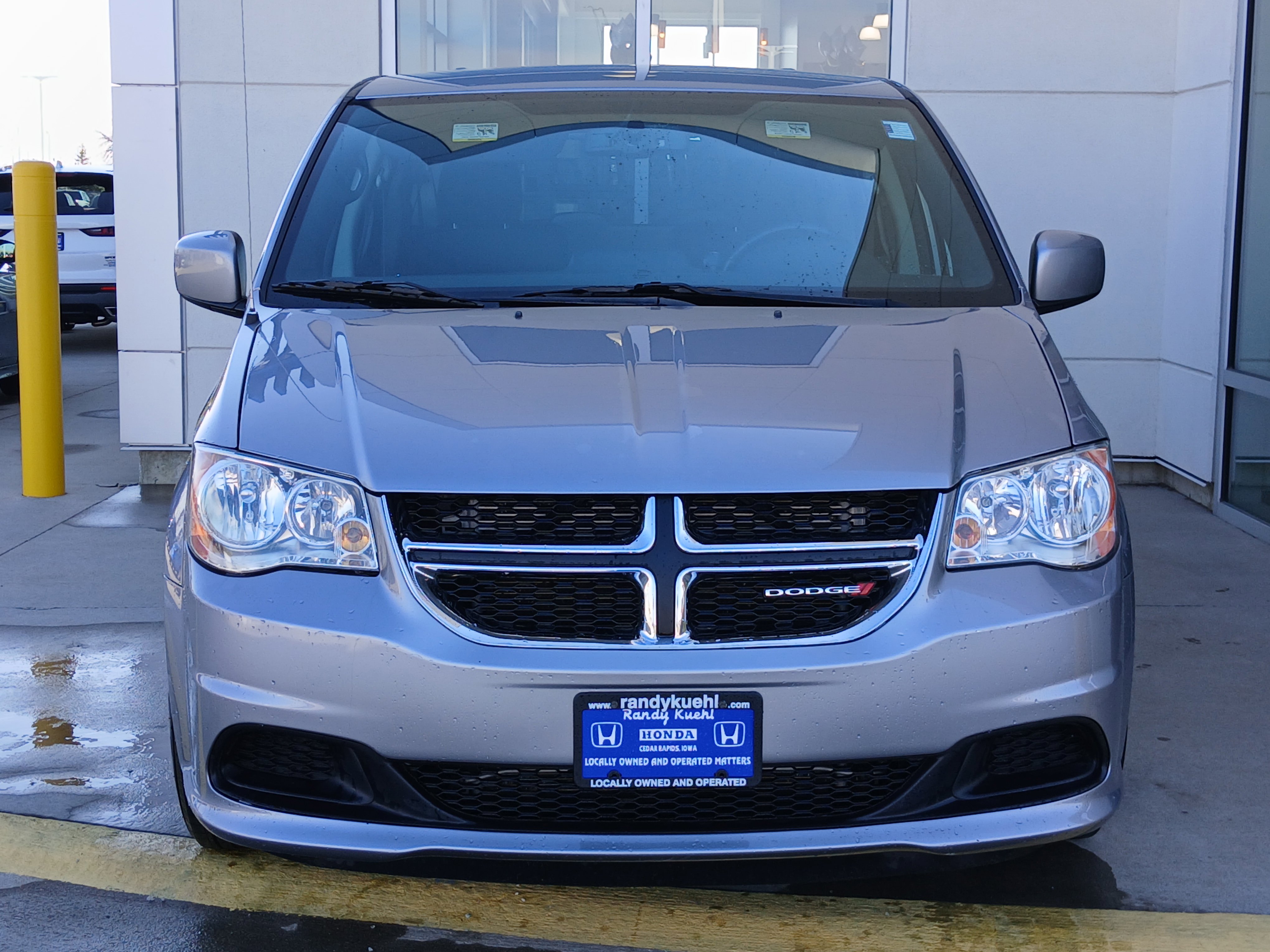 Used 2015 Dodge Grand Caravan SE image 4