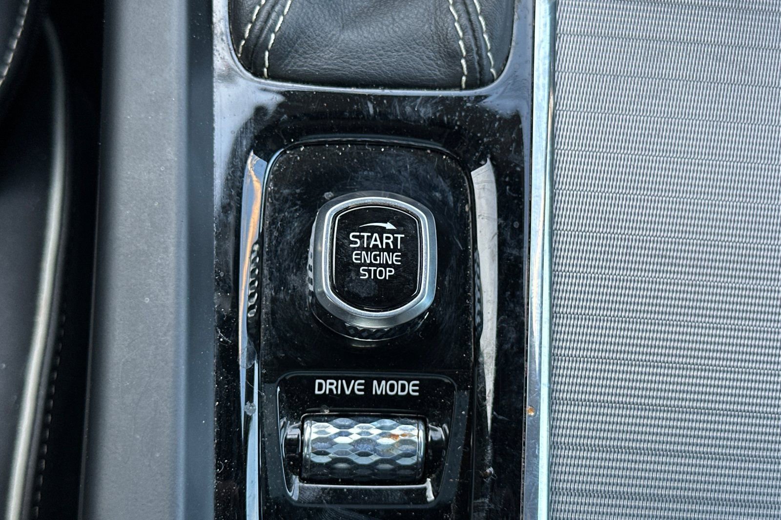 Used 2019 Volvo S60 T5 R-Design image 21