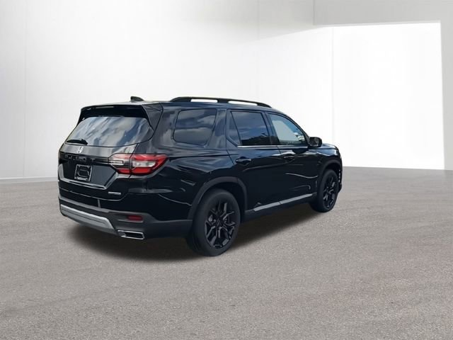 New 2025 Honda Pilot Touring image 9