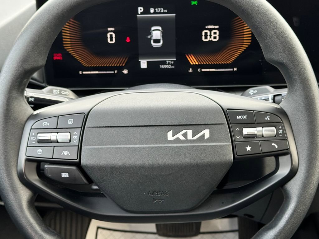 Used 2025 Kia K4 LXS image 21