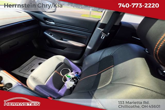 Used 2022 Nissan Altima 2.5 SR w/ Midnight Edition Package AWD/4WD image 11