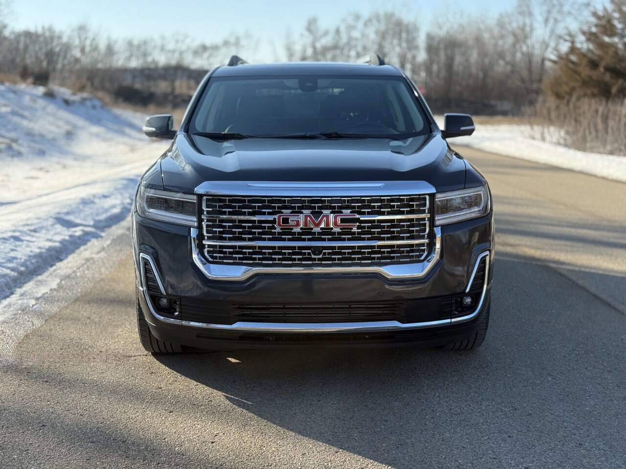 Used 2023 GMC Acadia Denali w/ Denali Ultimate Package AWD/4WD image 4