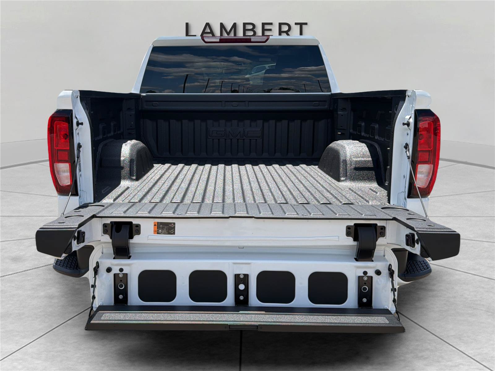 New 2026 GMC Sierra 1500 Elevation w/ Elevation Select Package AWD/4WD image 19