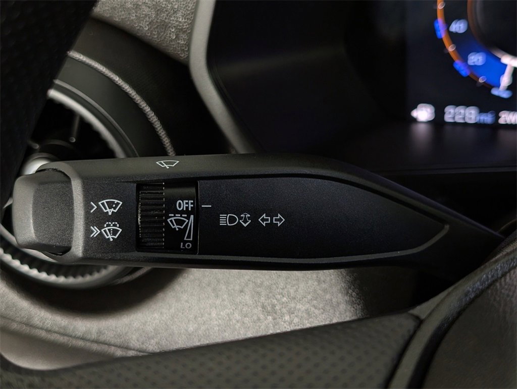 Used 2025 Chevrolet Colorado Trail Boss image 14