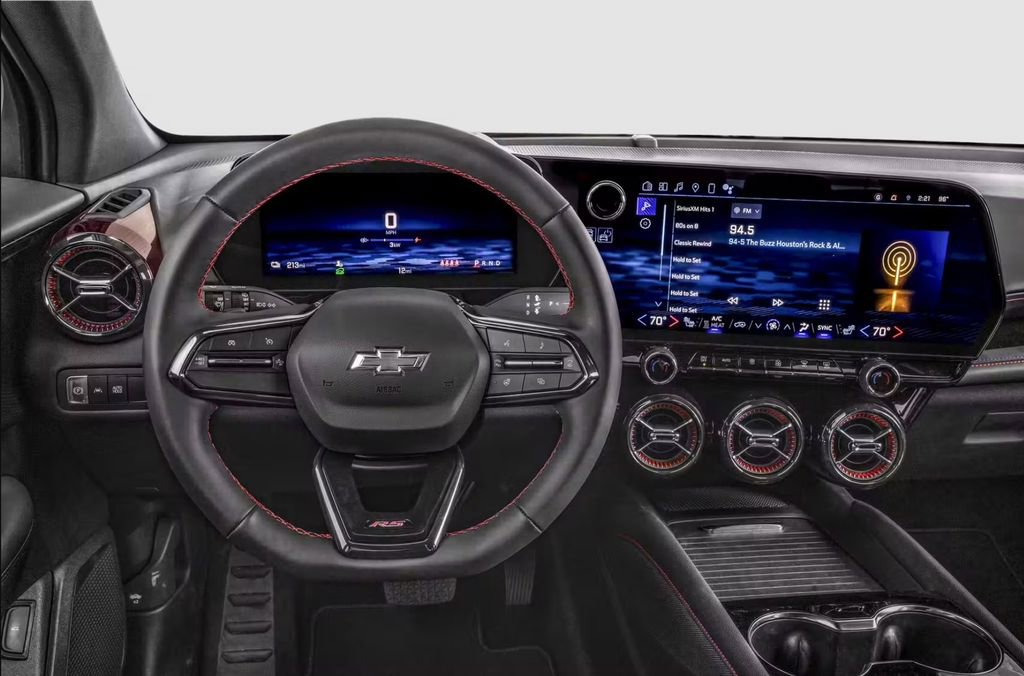 Used 2024 Chevrolet Blazer EV LT image 4