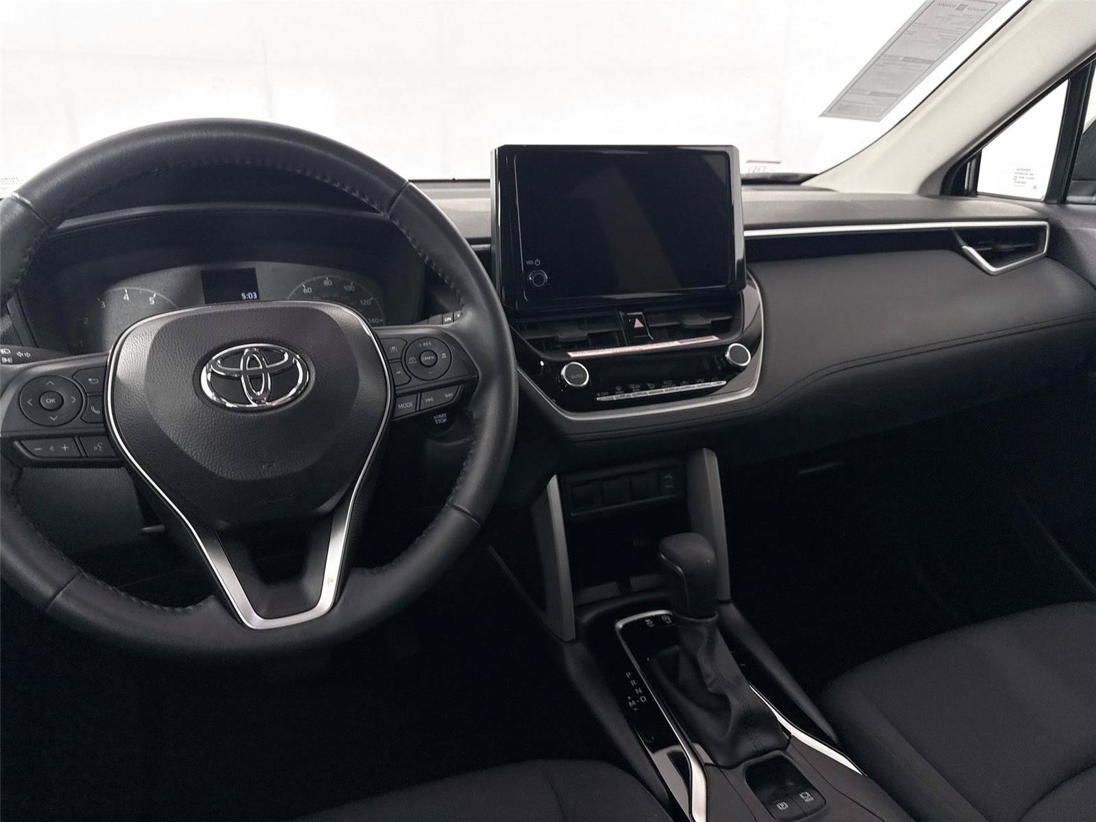 Certified 2024 Toyota Corolla Cross LE FWD image 31