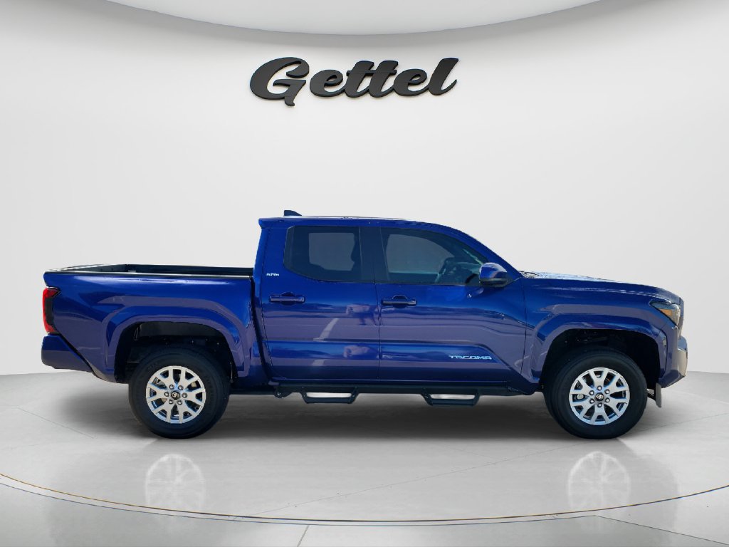 Certified 2025 Toyota Tacoma SR5 AWD/4WD image 4