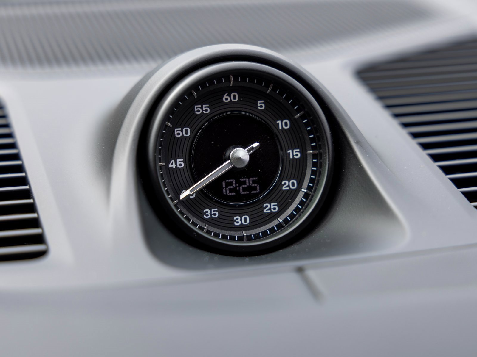 New 2026 Porsche Cayenne Coupe image 31