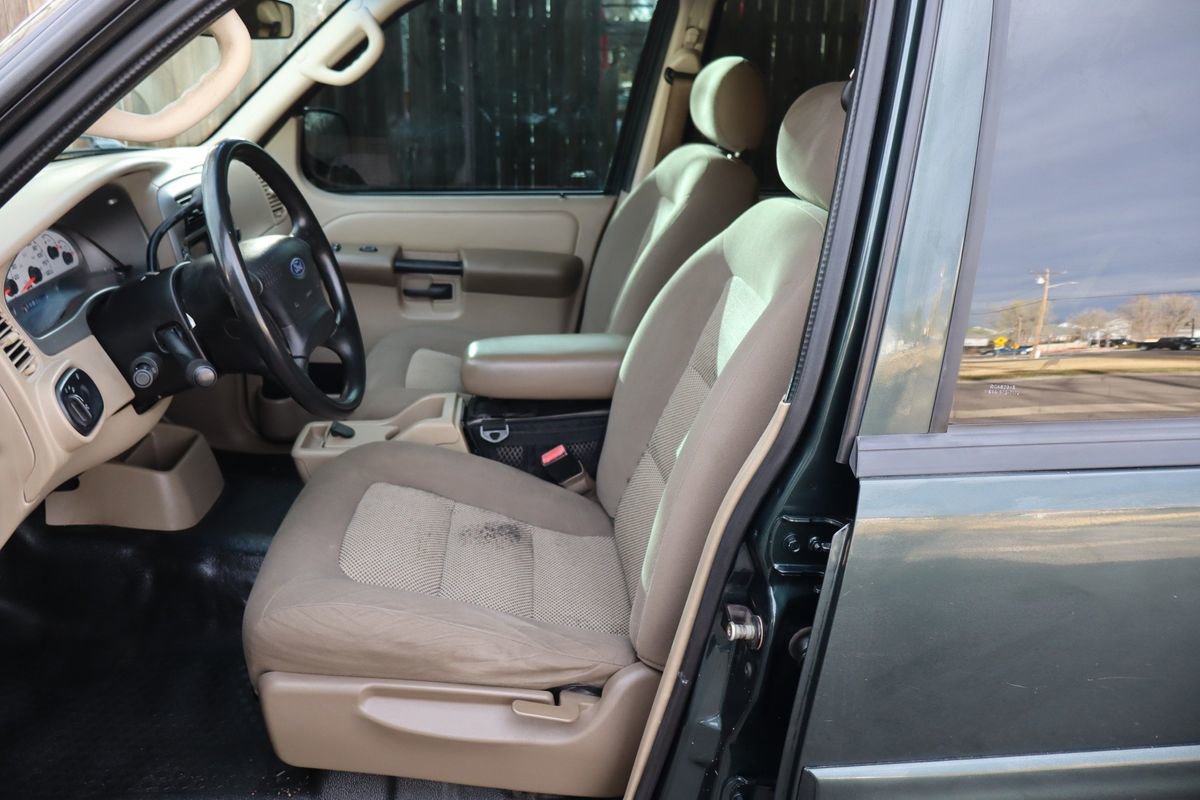 Used 2004 Ford Explorer Sport Trac XLS image 19