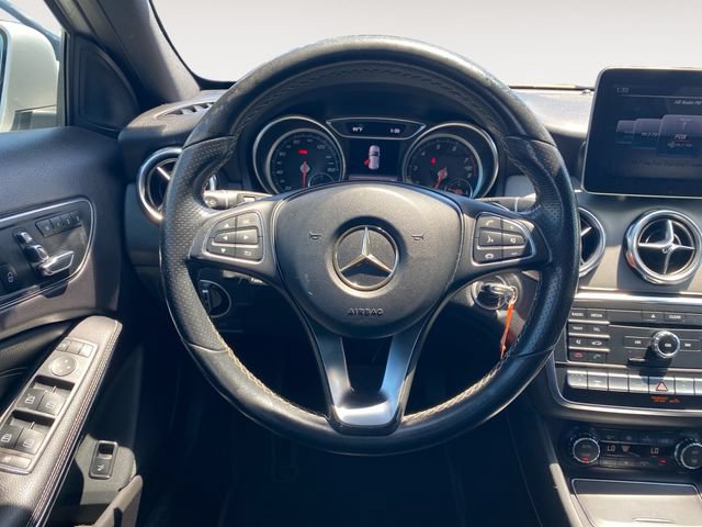 Used 2018 Mercedes-Benz GLA 250 4MATIC w/ Premium Package image 12