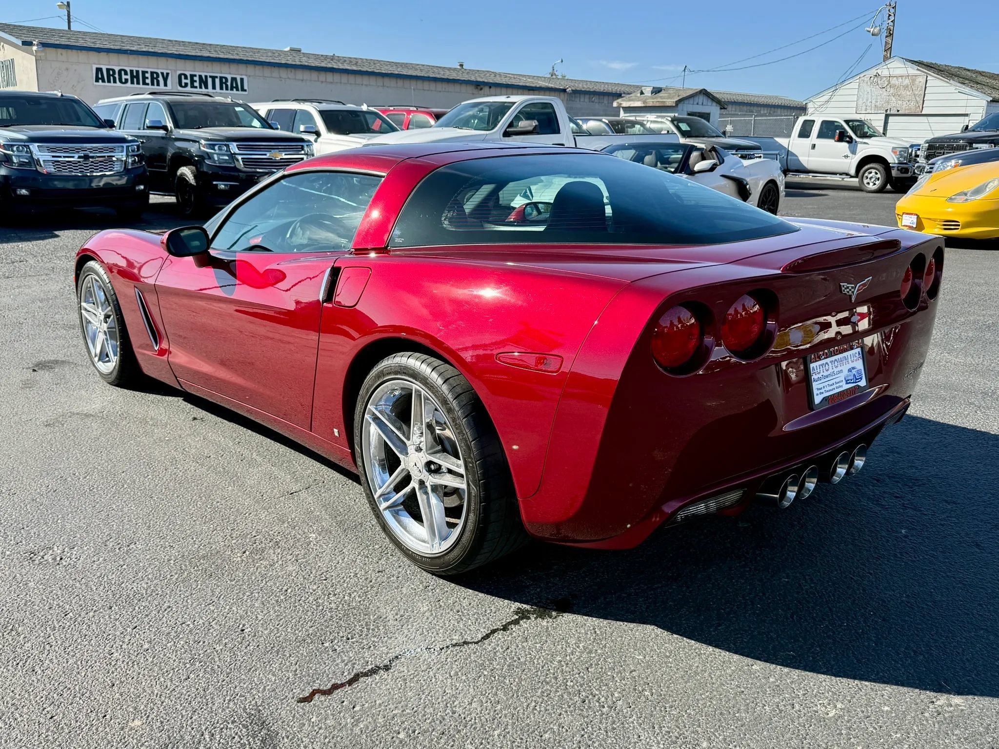Used 2006 Chevrolet Corvette Coupe w/ Preferred Equipment Group RWD image 3
