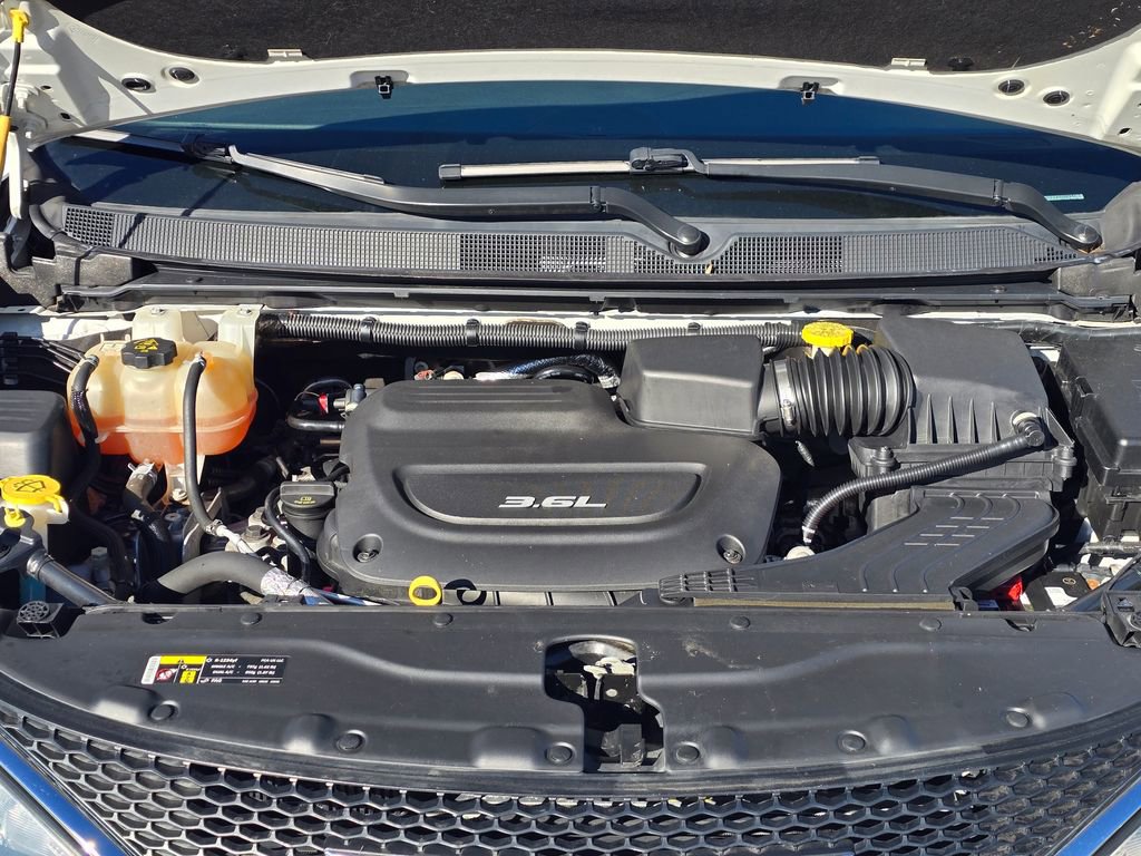 Used 2017 Chrysler Pacifica Limited w/ Tire & Wheel Group image 20