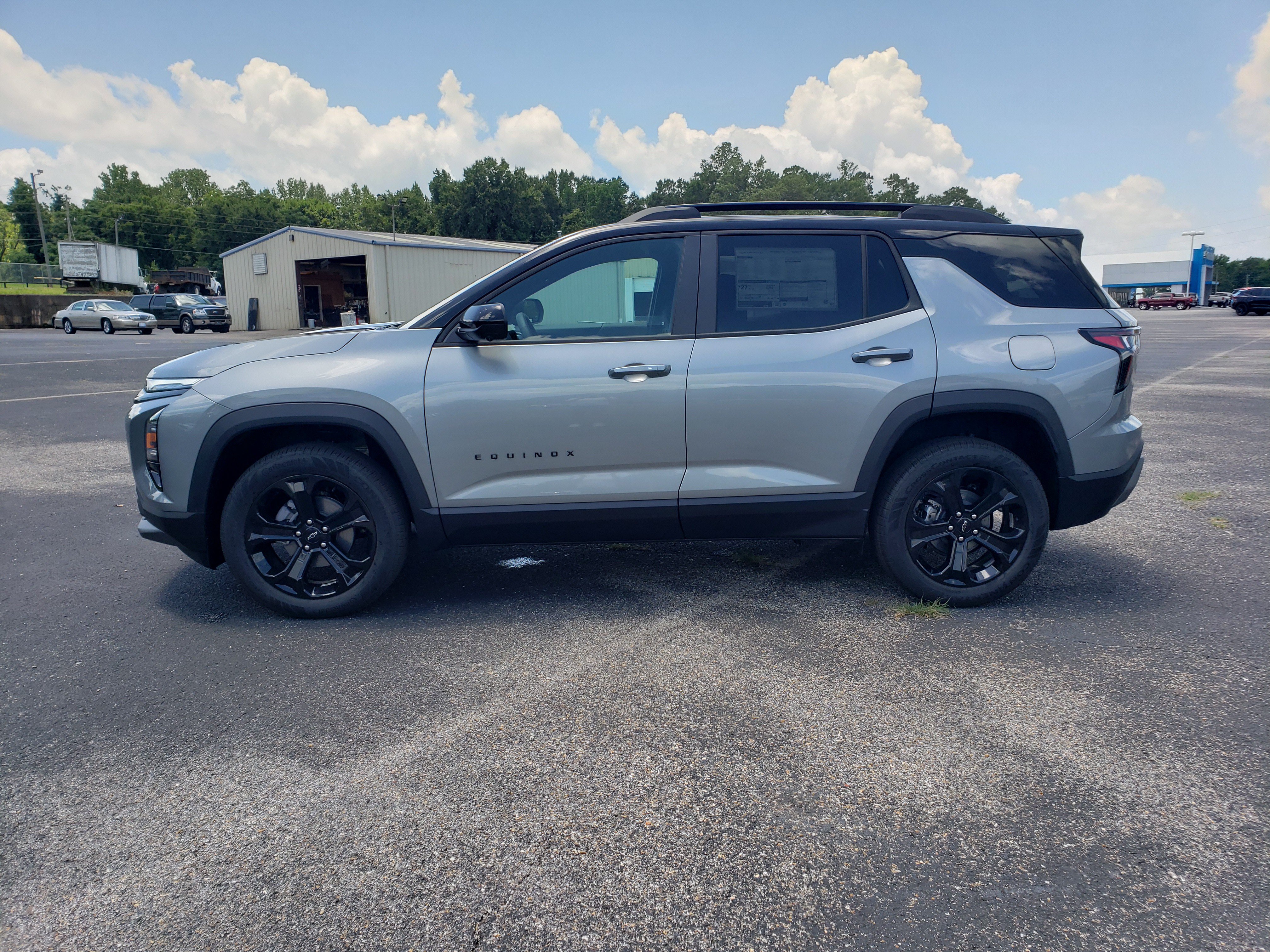 New 2026 Chevrolet Equinox LT w/ Convenience Package II FWD image 6